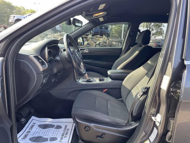 Used 2017 Jeep Grand Cherokee Laredo AWD/4WD image 15