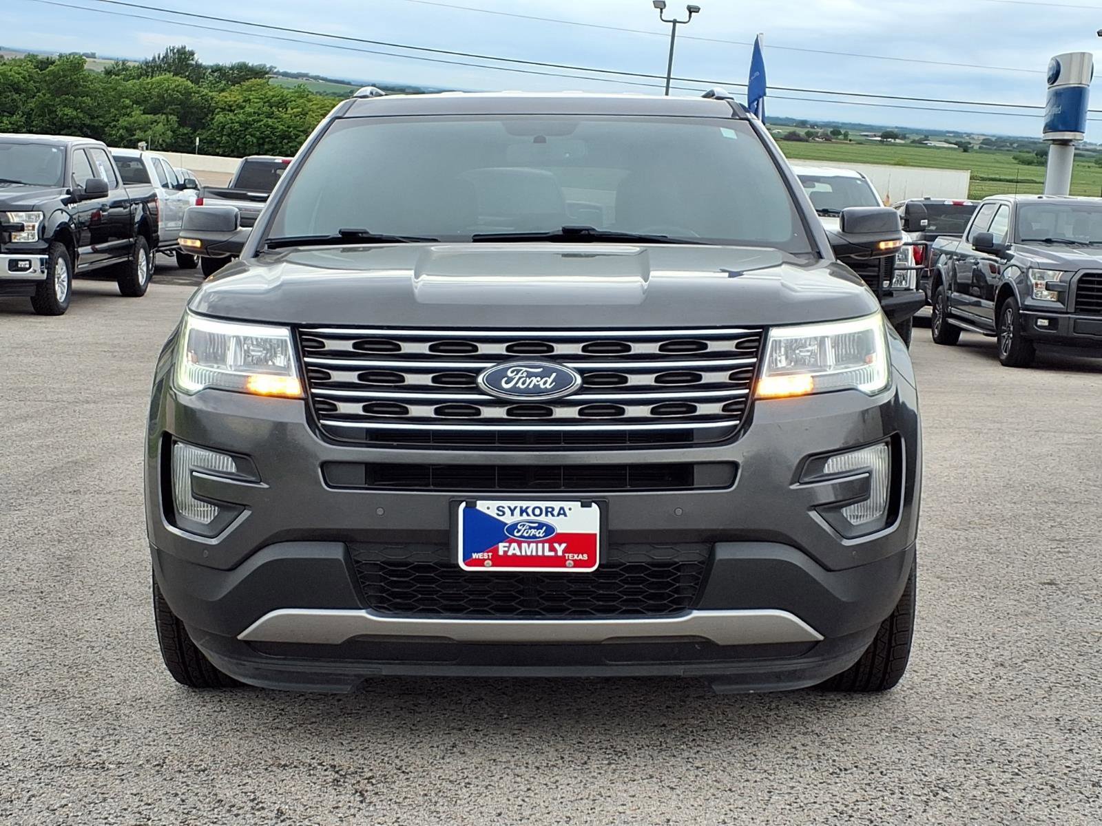 Certified 2017 Ford Explorer XLT w/ Equipment Group 202A FWD image 6