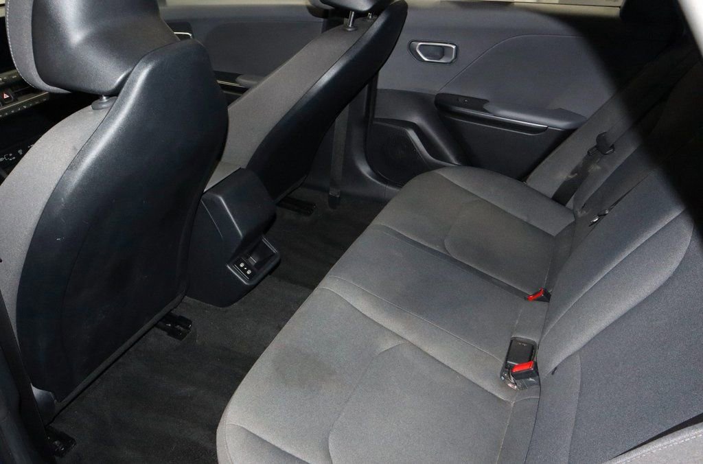 Used 2025 Kia K4 LXS image 19