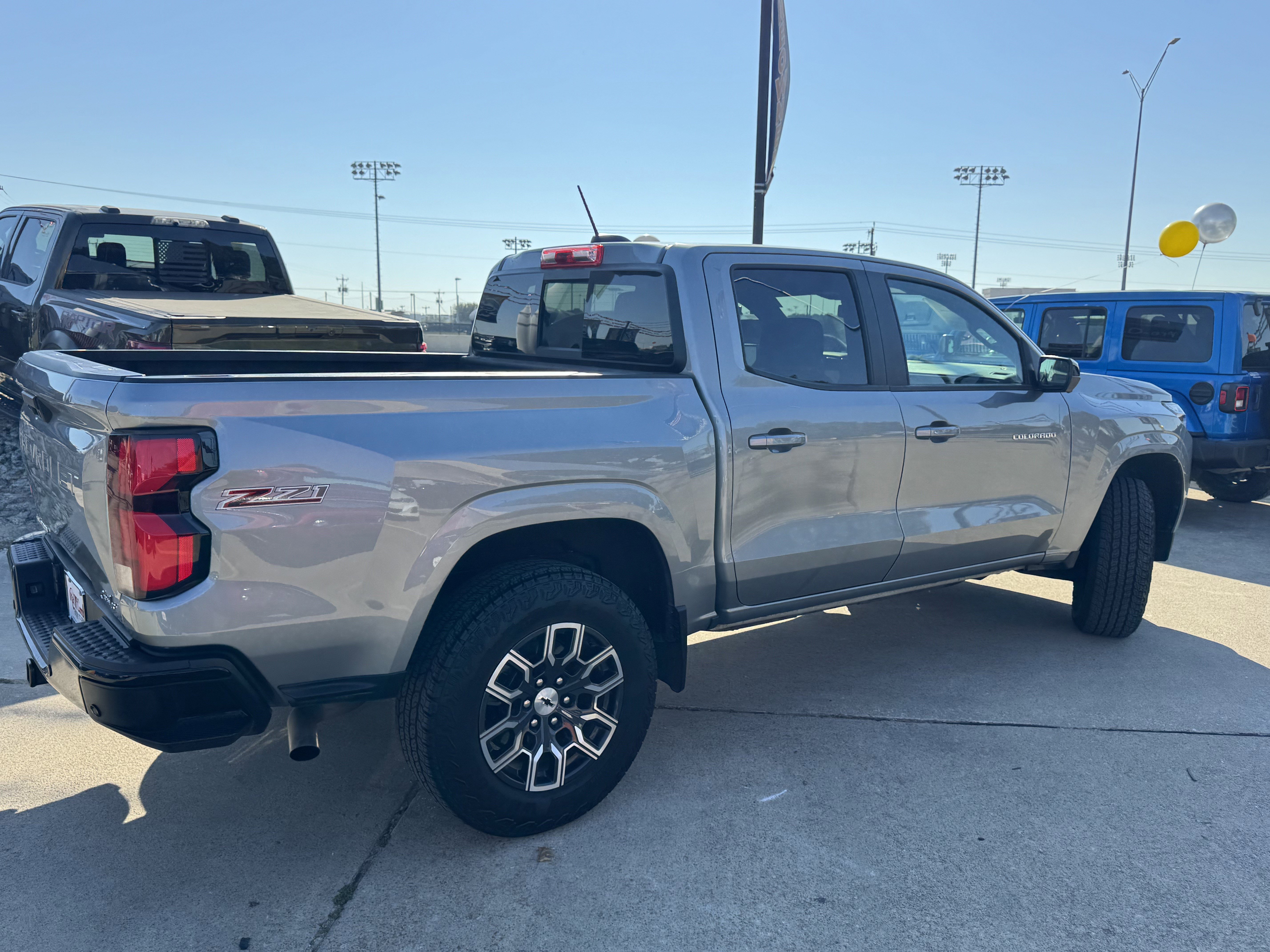 Used 2024 Chevrolet Colorado Z71 w/ Z71 Convenience Package 2 image 4
