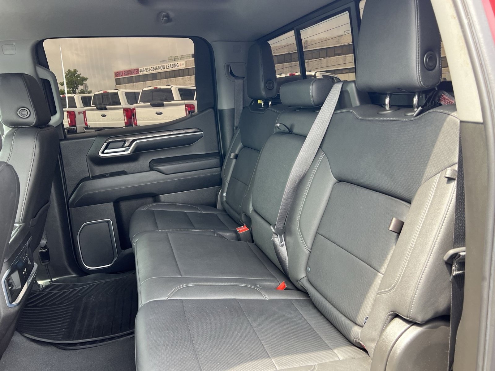 Used 2022 Chevrolet Silverado 1500 LTZ w/ LTZ Convenience Package II AWD/4WD image 24