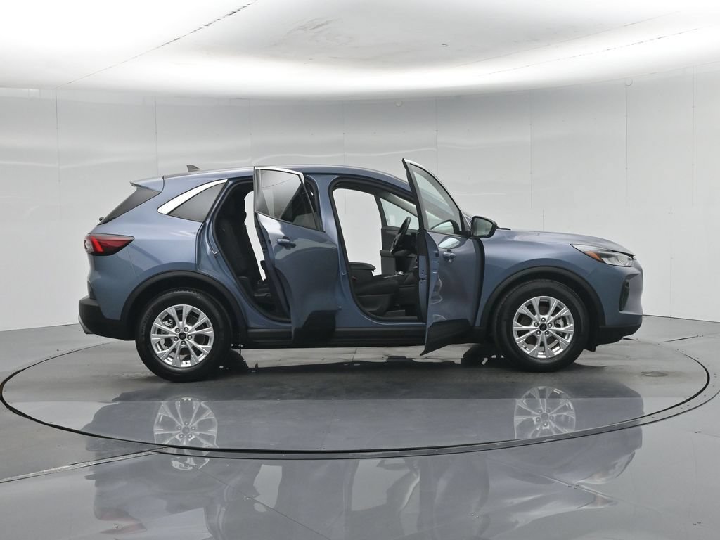 Certified 2023 Ford Escape Active FWD image 5