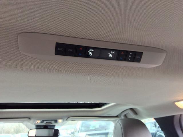 Used 2025 Toyota Sienna XLE image 16