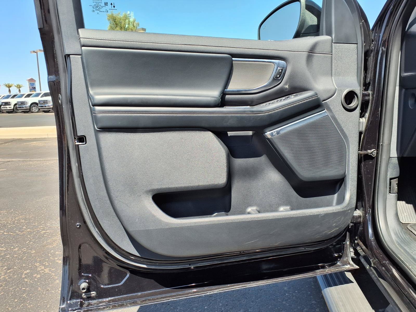 Certified 2025 Ford Expedition Platinum AWD/4WD image 21