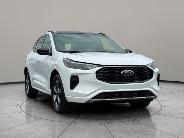 Certified 2023 Ford Escape ST-Line w/ Tech Pack #1 AWD/4WD image 13