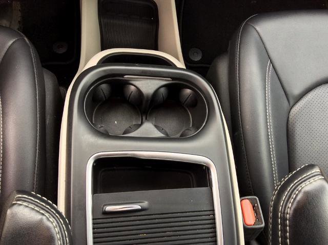 Used 2024 Chrysler Pacifica Touring-L image 27