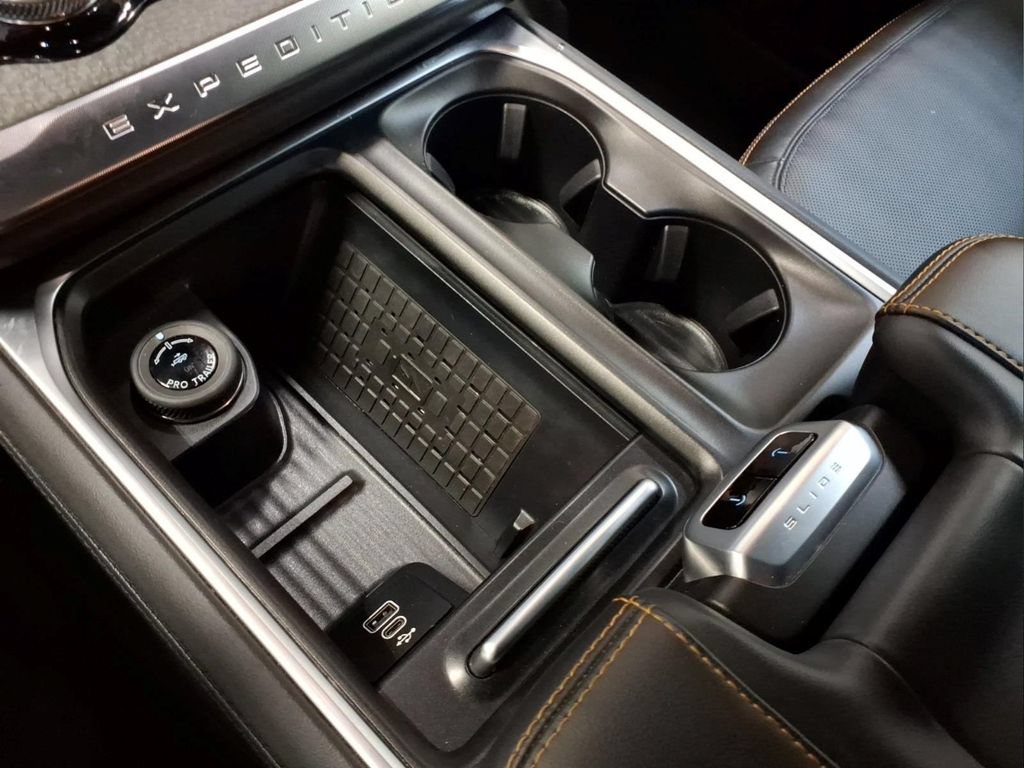 Certified 2025 Ford Expedition Tremor AWD/4WD image 14
