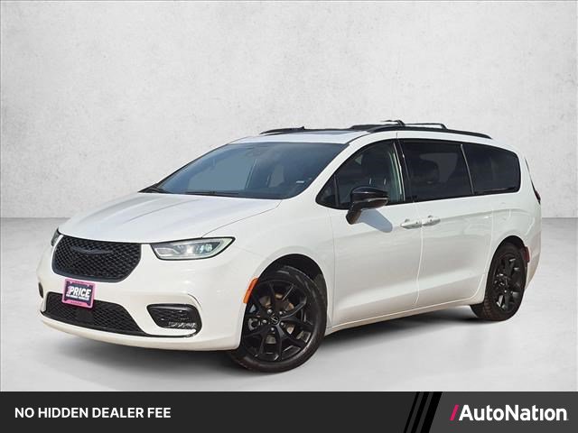 Used 2025 Chrysler Pacifica Limited FWD image 1