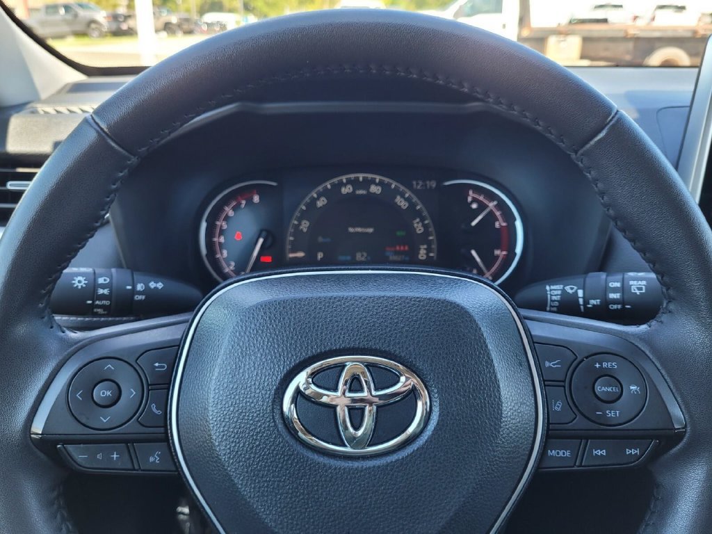 Used 2024 Toyota RAV4 XLE Premium FWD image 35