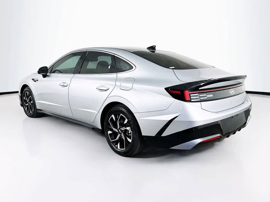 Used 2025 Hyundai Sonata SEL FWD image 4