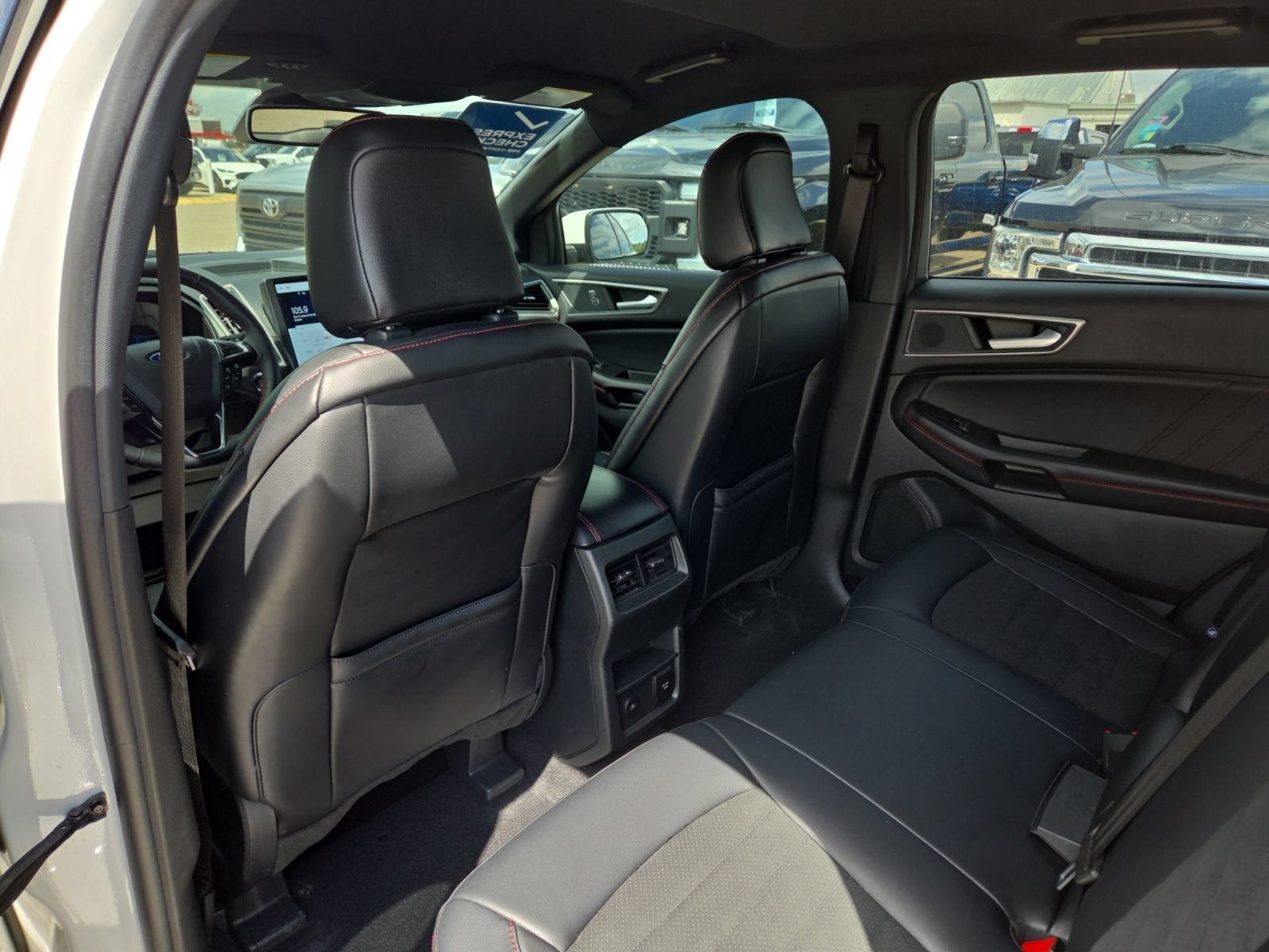 Certified 2024 Ford Edge ST-Line AWD/4WD image 15