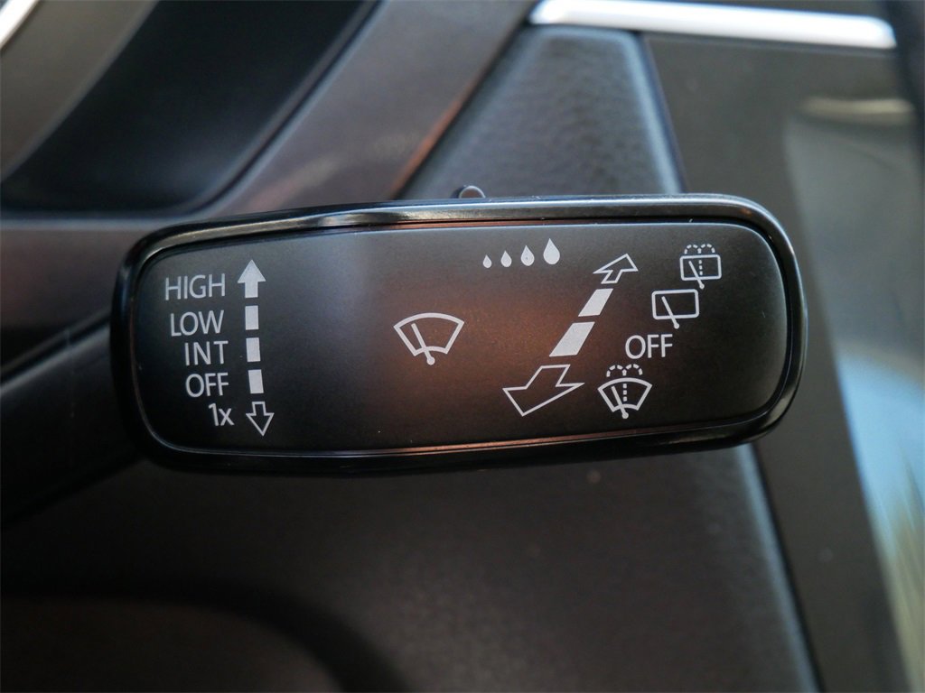 Used 2018 Volkswagen Tiguan SE image 26