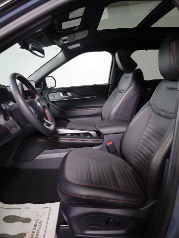 Certified 2025 Ford Explorer ST-Line w/ Premium Package AWD/4WD image 8