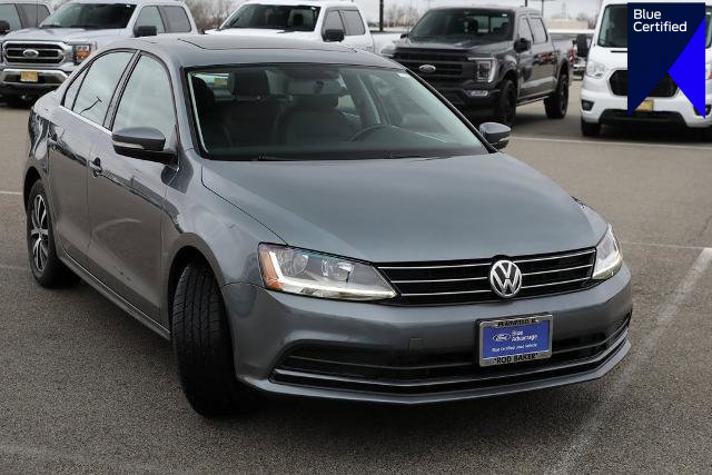 Used 2017 Volkswagen Jetta SE image 1
