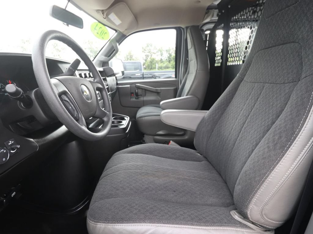 Used 2024 Chevrolet Express 2500 w/ Driver Convenience Package RWD image 2