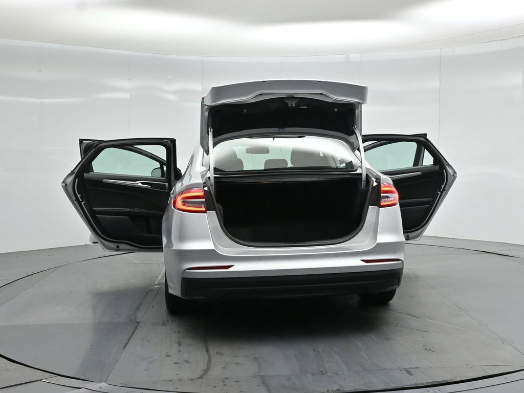 Certified 2019 Ford Fusion SE FWD image 32