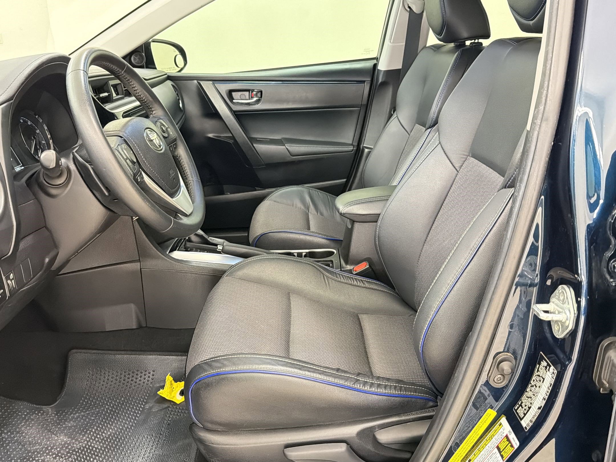 Used 2019 Toyota Corolla SE FWD image 5