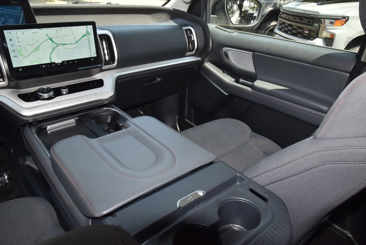 Certified 2025 Ford Expedition Max Active RWD image 18