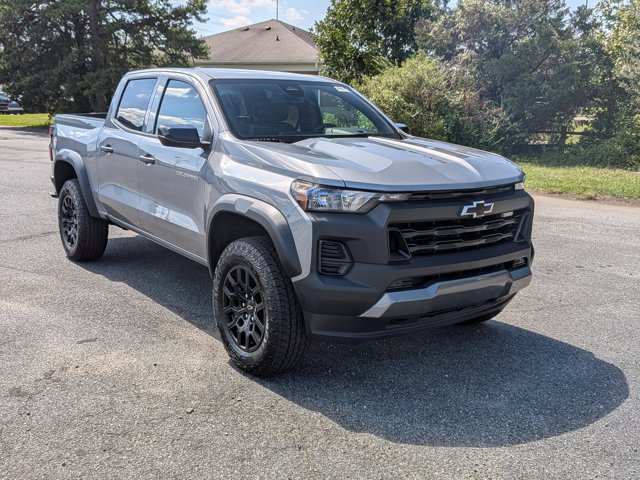 Used 2024 Chevrolet Colorado Trail Boss w/ Advanced Trailering Package AWD/4WD image 2