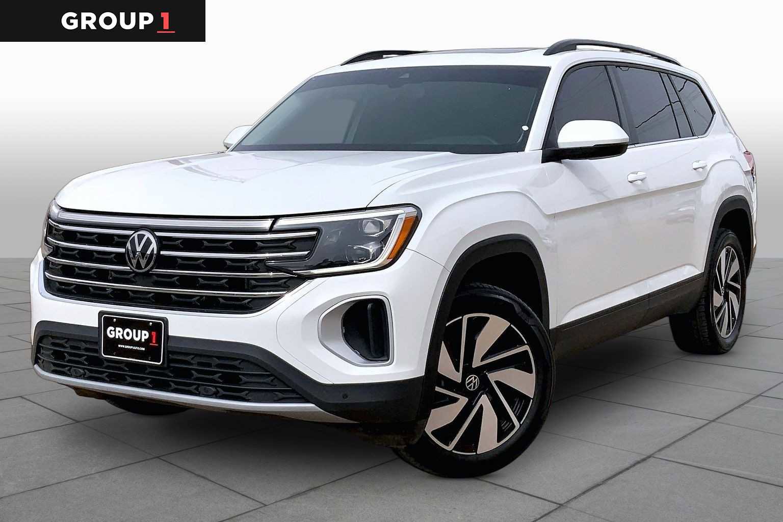 Used 2024 Volkswagen Atlas SE FWD image 1
