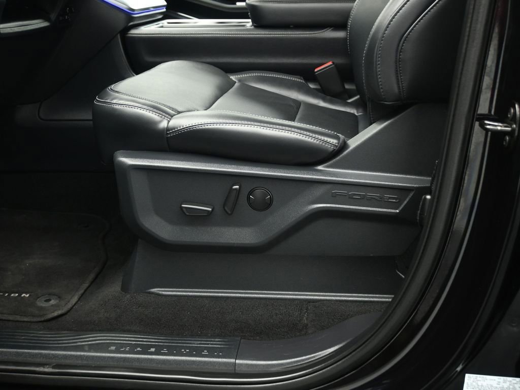 Certified 2025 Ford Expedition Max Platinum AWD/4WD image 38