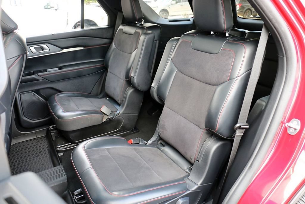 Certified 2025 Ford Explorer ST AWD/4WD image 23