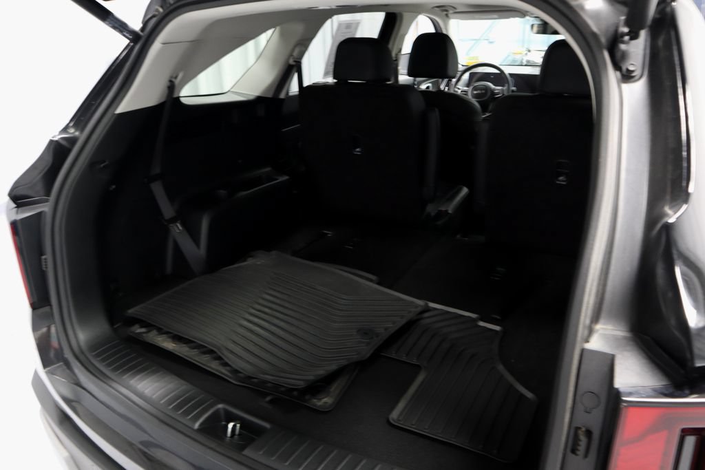 Used 2025 Kia Sorento SX FWD image 16