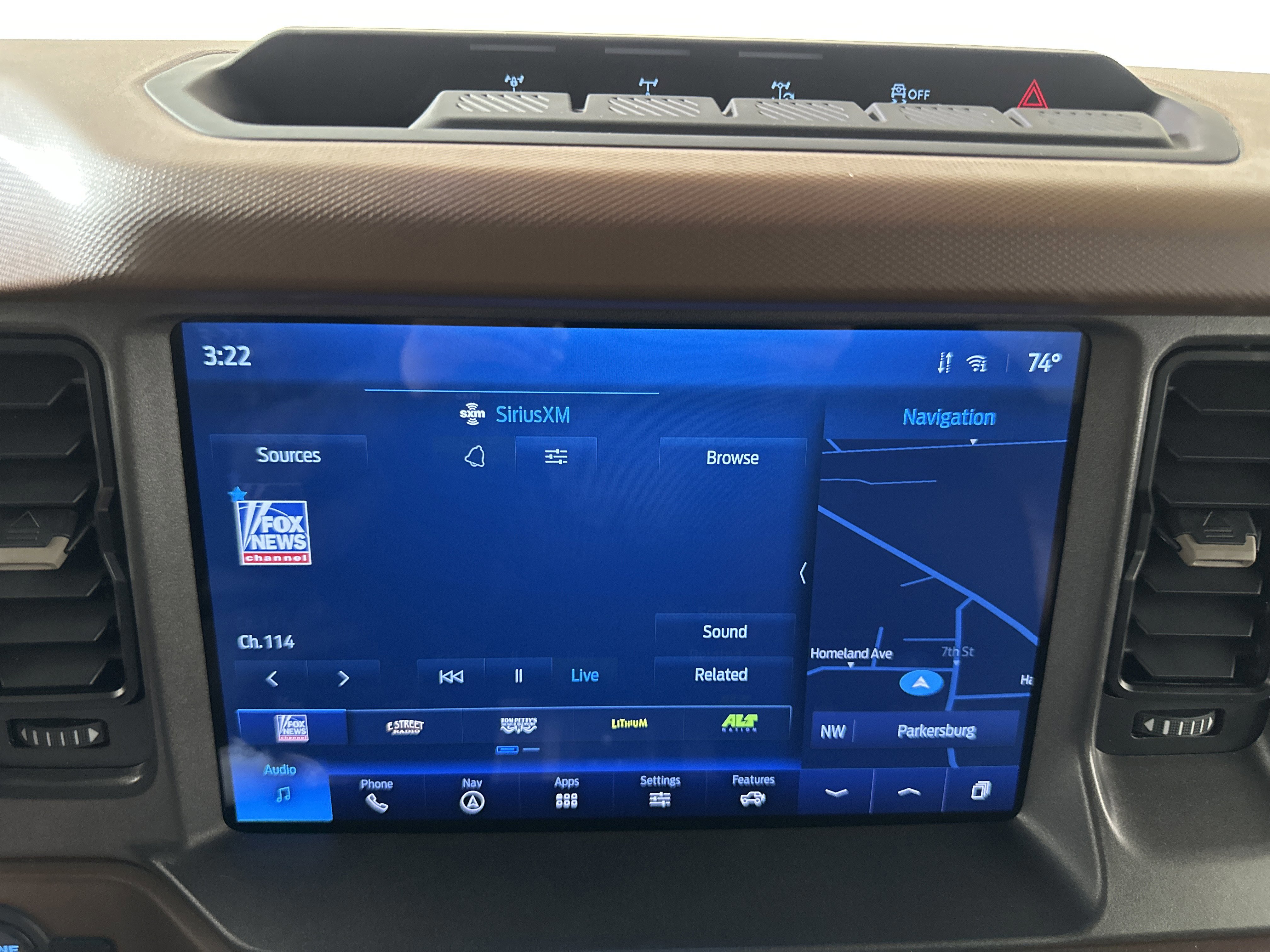 Certified 2024 Ford Bronco Outer Banks w/ Sasquatch Package image 14