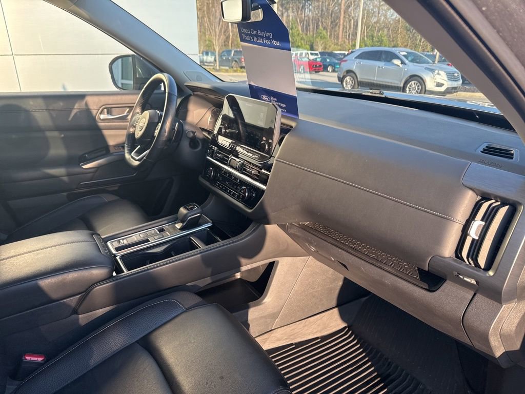 Used 2024 Nissan Pathfinder SL w/ SL Premium Package image 33