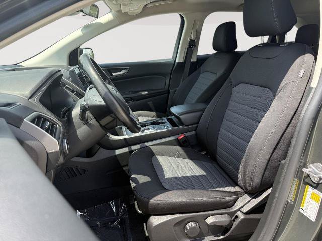 Certified 2024 Ford Edge SE w/ Black Appearance Package AWD/4WD image 9