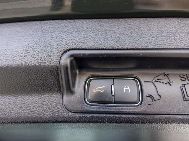 Certified 2022 Ford Explorer Platinum w/ Equipment Group 601A image 33