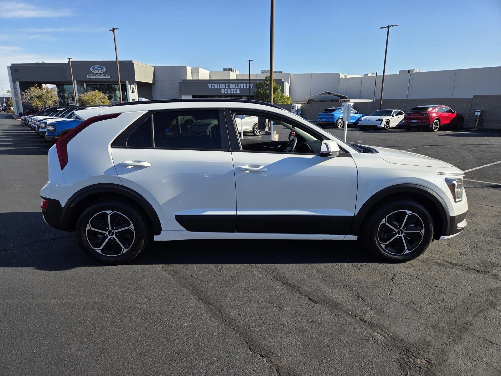 Used 2024 Kia Niro EX image 6