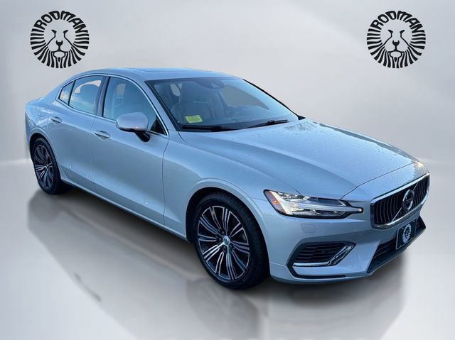 Used 2022 Volvo S60 T8 Inscription w/ Climate Package image 7