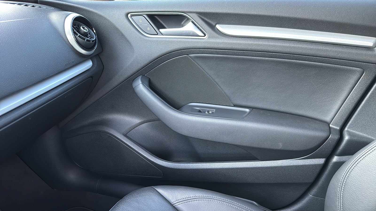 Used 2018 Audi A3 2.0T Premium w/ Convenience Package FWD image 23