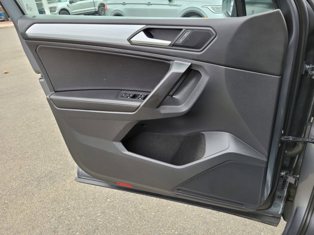Used 2022 Volkswagen Tiguan S image 27