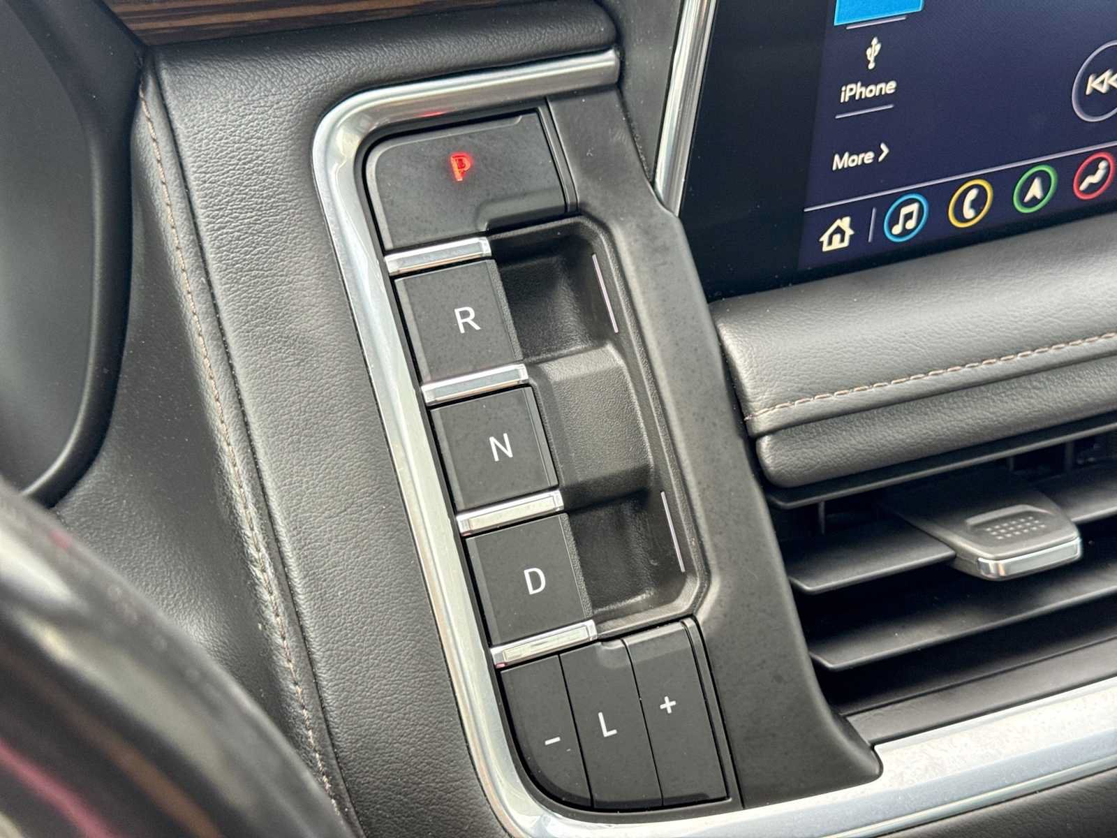 Used 2021 Chevrolet Suburban High Country w/ Premium Package AWD/4WD image 34