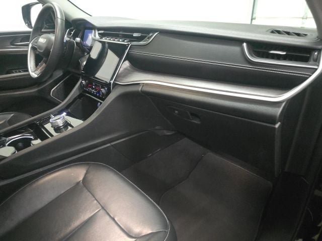 Used 2022 Jeep Grand Cherokee L Limited AWD/4WD image 5