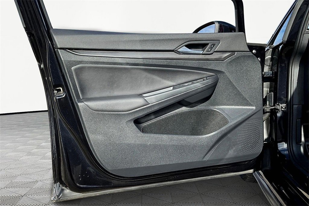 Used 2023 Volkswagen GTI SE image 23