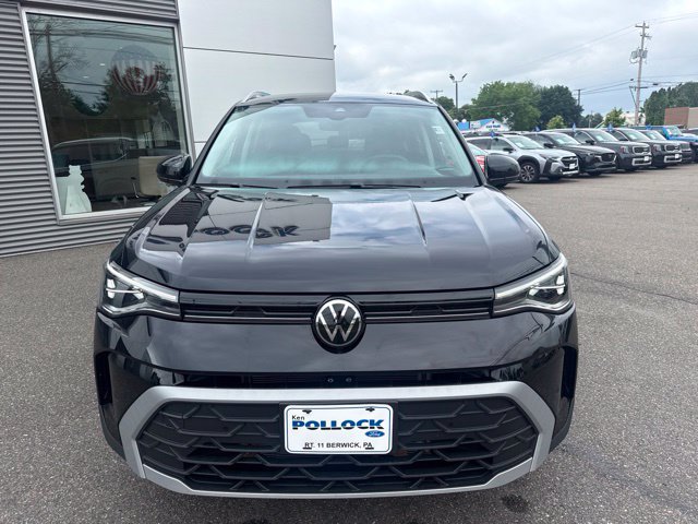 Used 2025 Volkswagen Taos SE AWD/4WD image 3