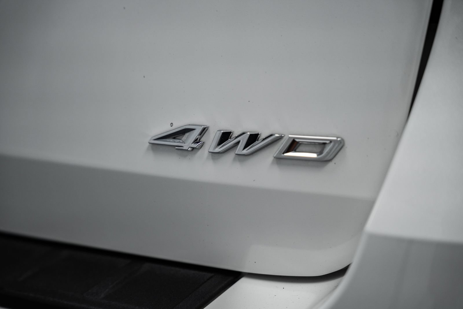 Certified 2023 Ford Explorer XLT w/ Equipment Group 202A AWD/4WD image 8