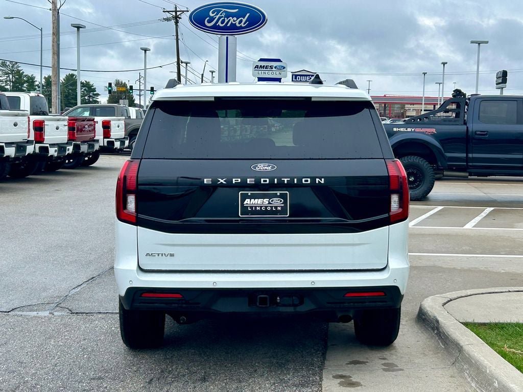 Certified 2025 Ford Expedition Active AWD/4WD image 5