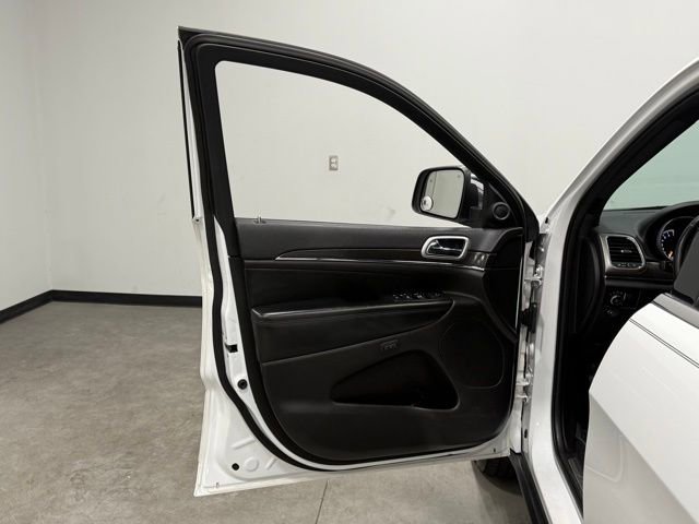 Used 2018 Jeep Grand Cherokee Limited image 12