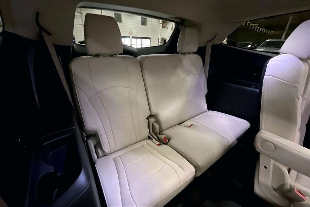 Used 2024 Buick Enclave Essence w/ Experience Buick Package AWD/4WD image 27