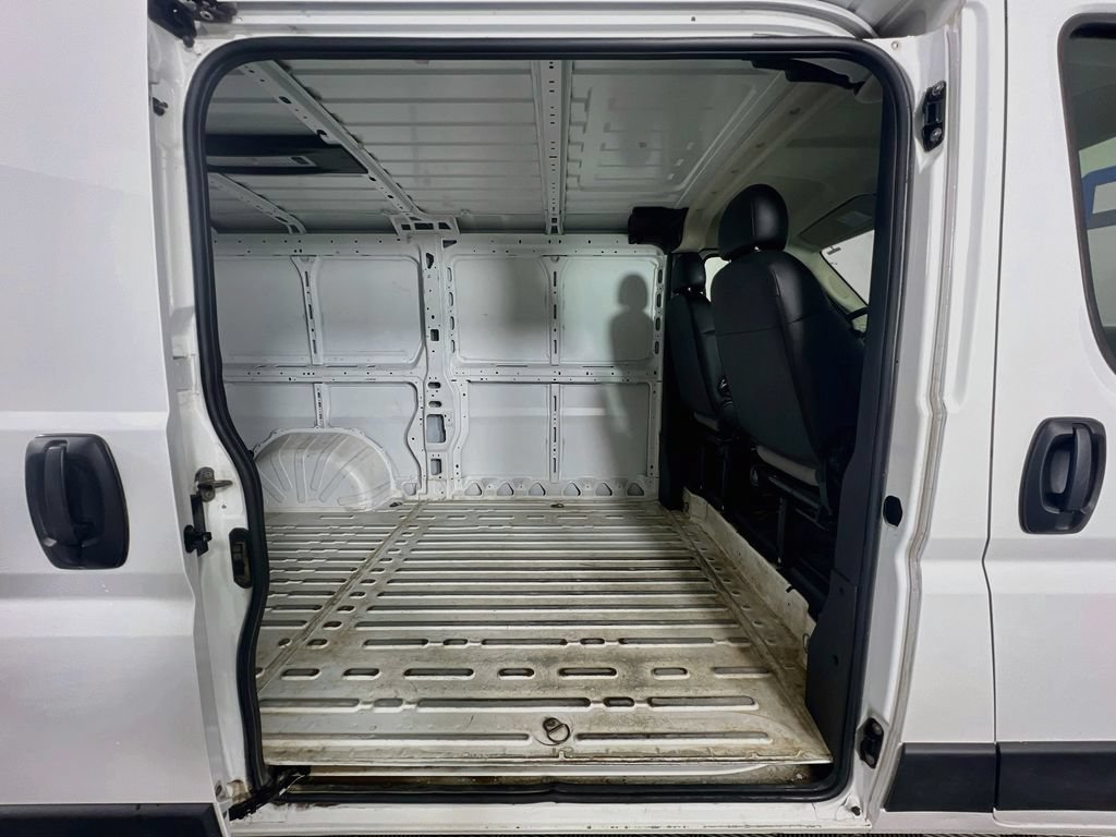 Used 2025 RAM ProMaster 2500 w/ Convenience Group FWD image 28