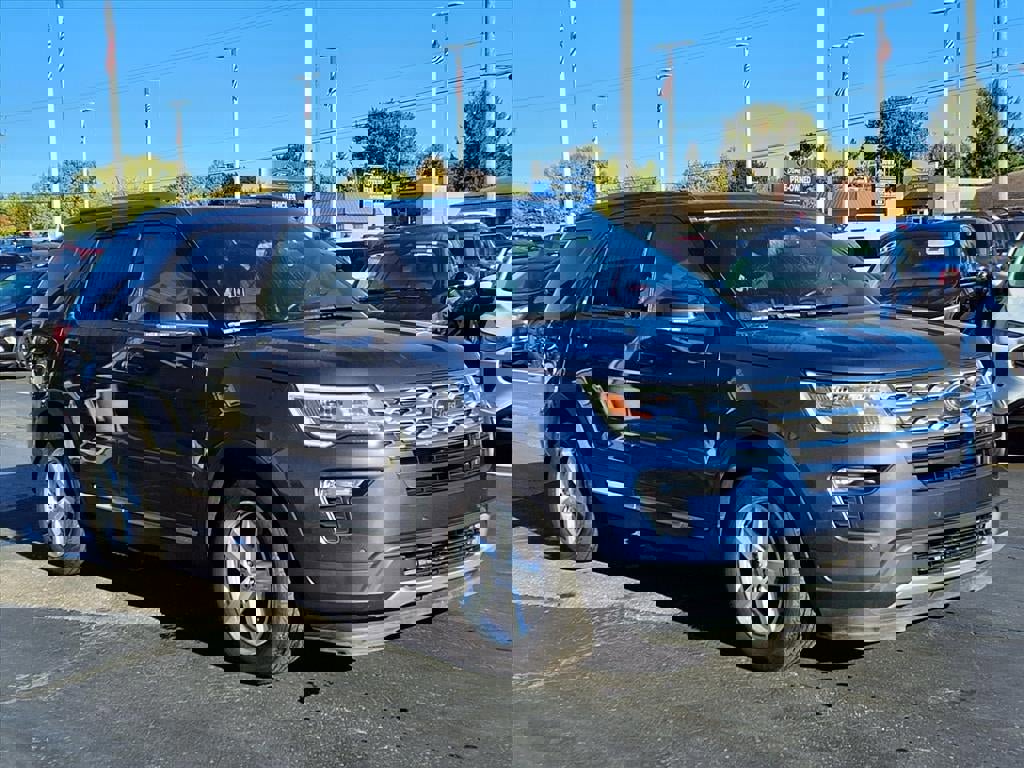 Certified 2018 Ford Explorer XLT w/ Equipment Group 202A image 5