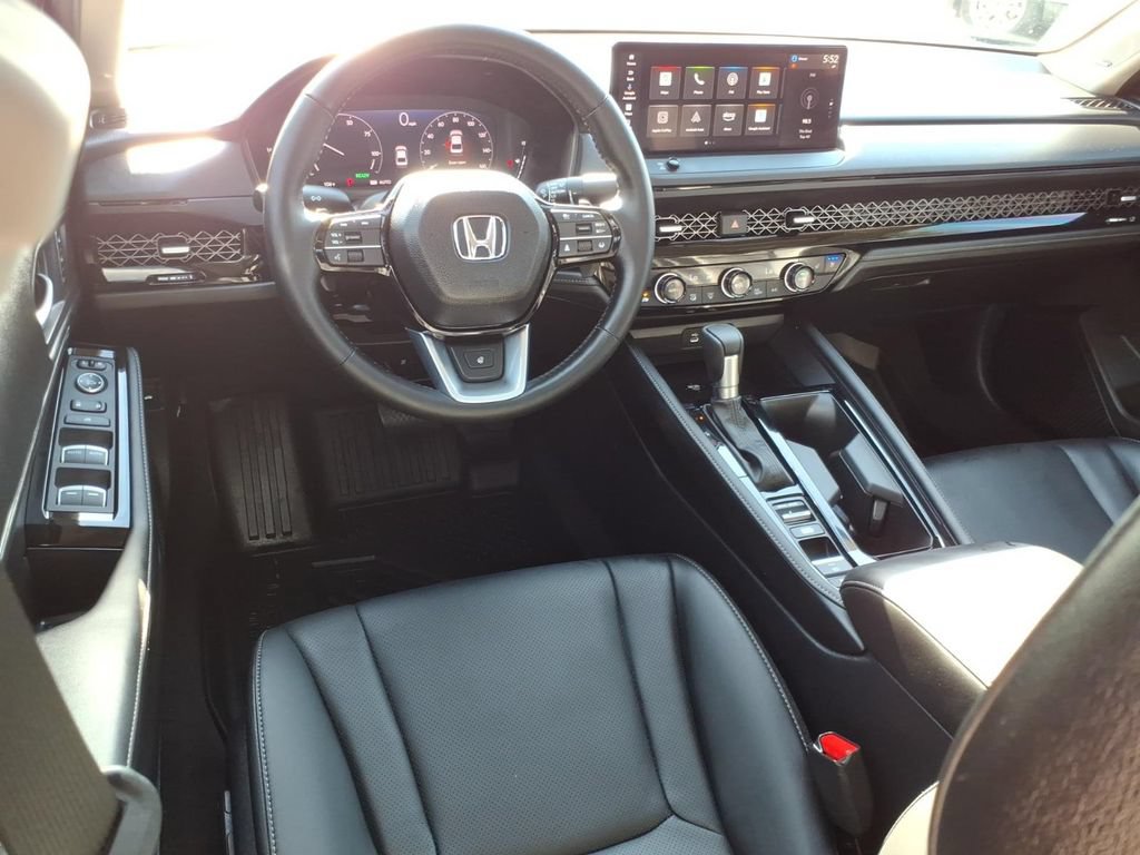 Used 2025 Honda Accord Touring image 12