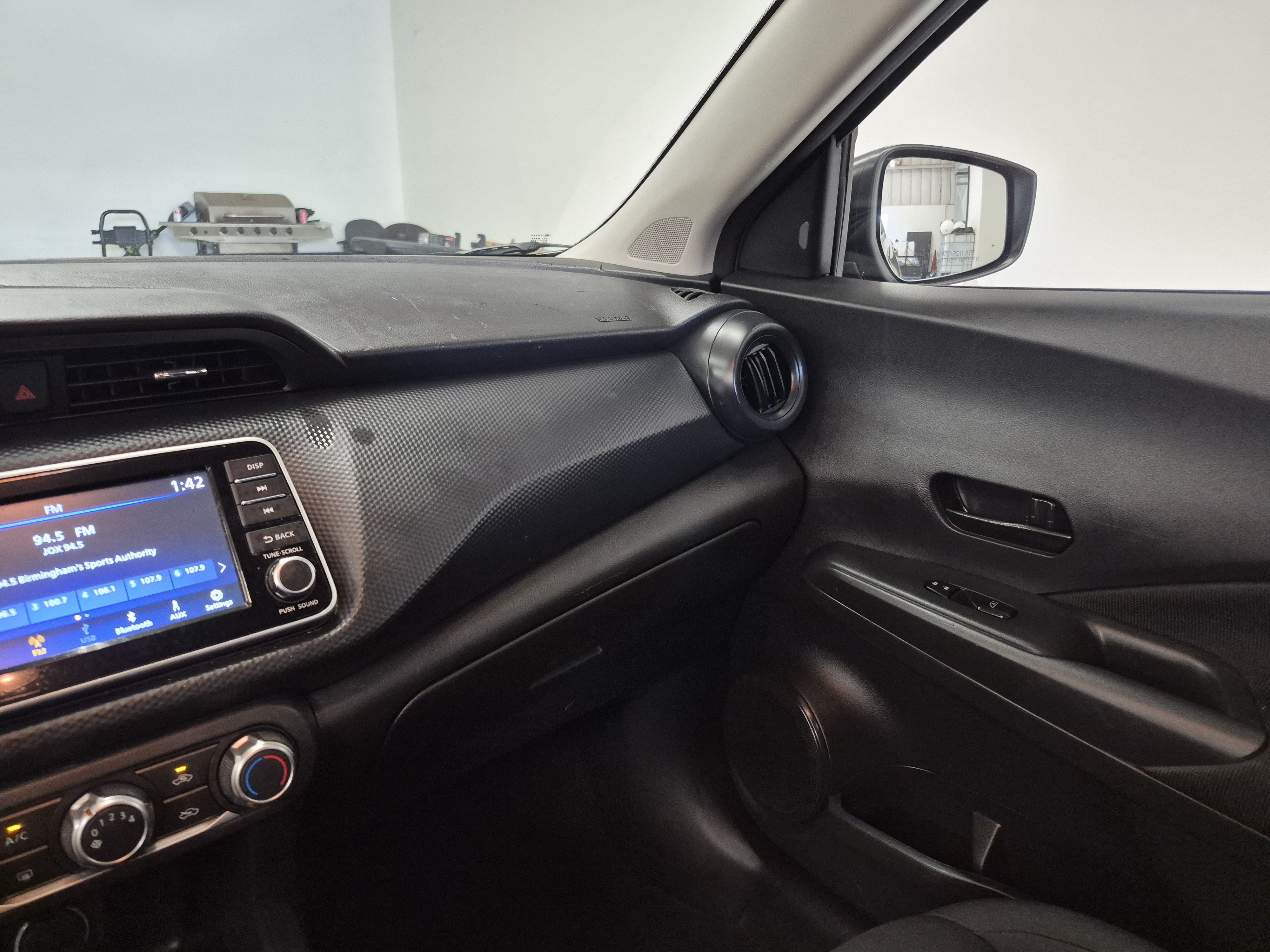 Used 2025 Nissan Kicks Play S FWD image 17
