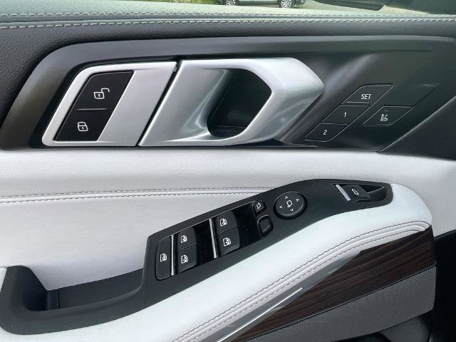 Used 2025 BMW X5 xDrive40i w/ Climate Comfort Package image 13