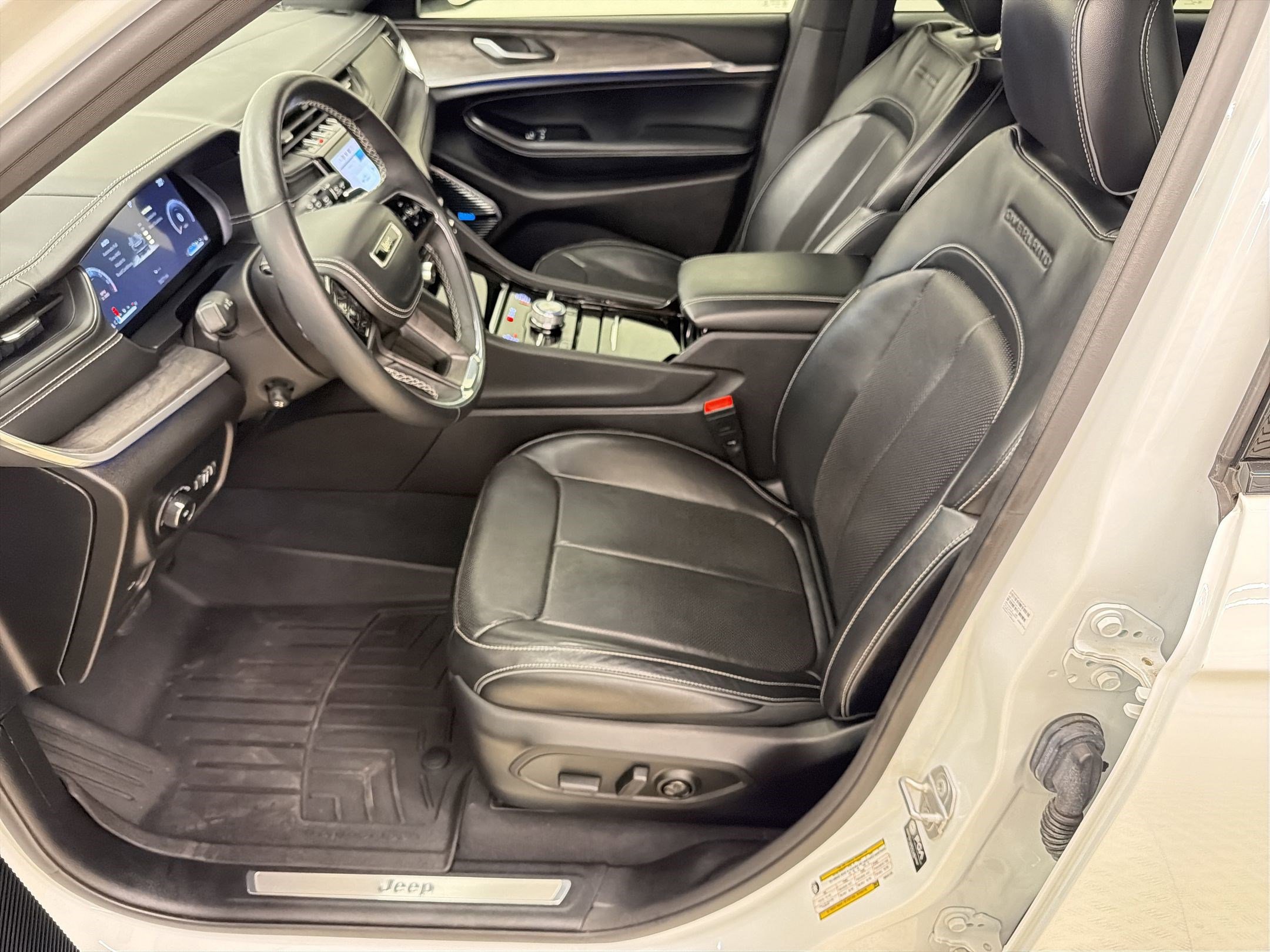 Used 2022 Jeep Grand Cherokee Overland image 5