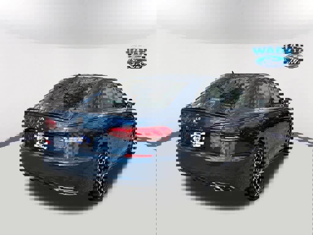 Used 2020 Volkswagen Passat 2.0T R-Line image 5